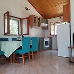 Holiday Vineyard House *