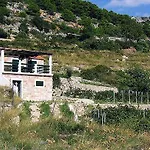 Holiday Vineyard House